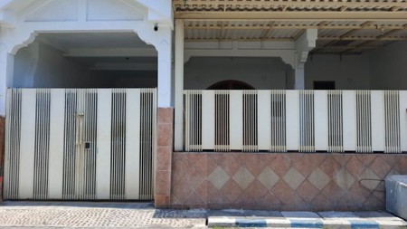 Dijual Cepat Rumah SHM Lokasi Di Griya Kebraon Surabaya