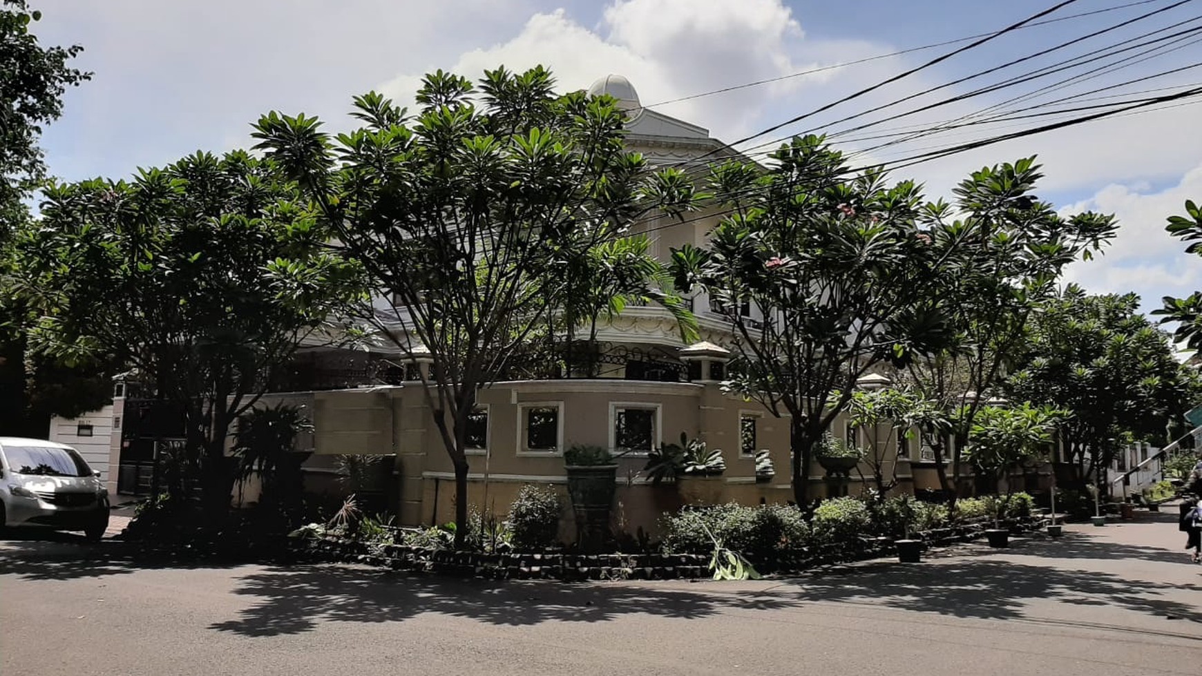 Rumah siap huni,lokasi oke di Pondok Indah Jaksel