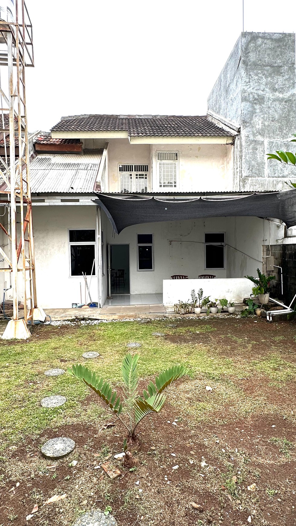 Rumah Siap Huni dengan Halaman Belakang Luas @BSD