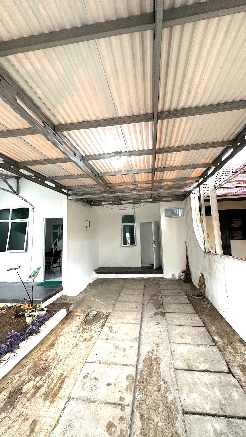 Rumah Siap Huni dengan Halaman Belakang Luas @BSD