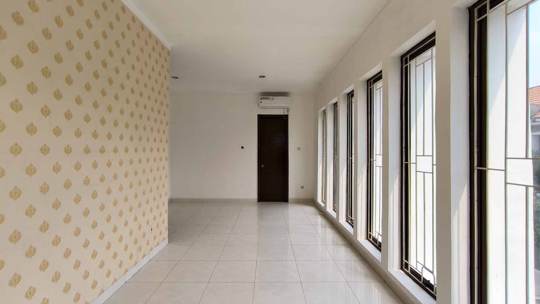 Rumah di Discovery Conserva Bintaro, Hoek di Sektor 9