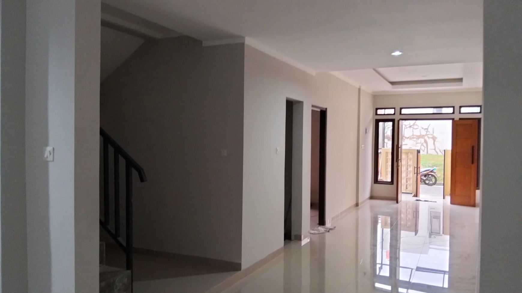 Rumah 2 Lantai Siap Huni dengan Bangunan Baru @Graha Bintaro