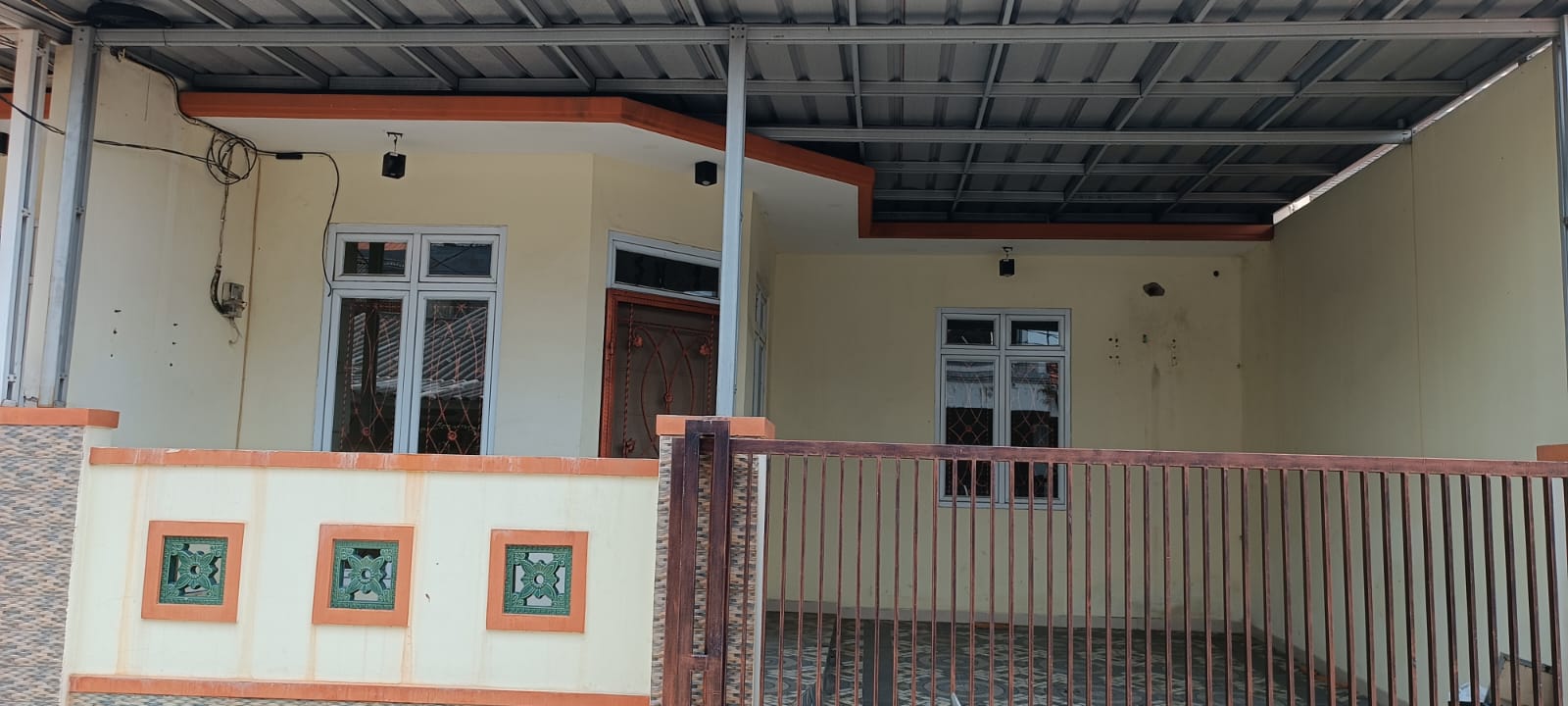 Disewa Rumah Harapan Indah 1 Bekasi