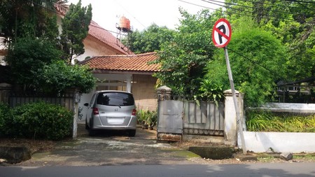 Rumah pinggir jalan,siap huni di Lebak Bulus Jakarta Selatan