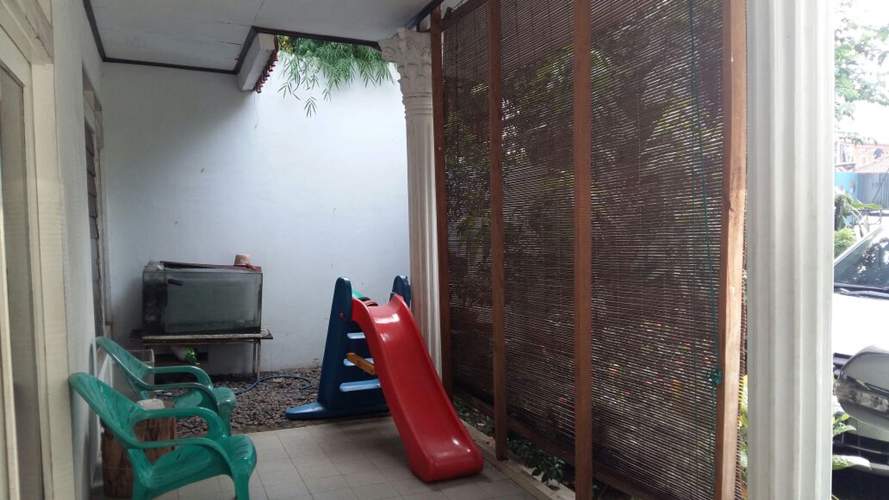 Rumah pinggir jalan,siap huni di Lebak Bulus Jakarta Selatan