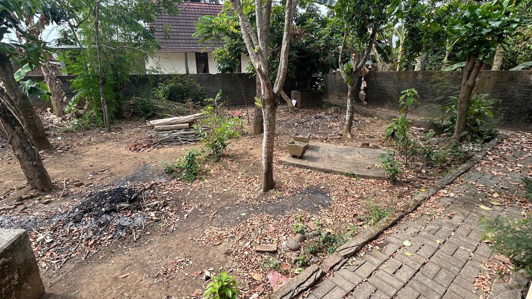 Rumah Tinggal 5 Kamar Lokasi Dekat Alun2 Kutoarjo 