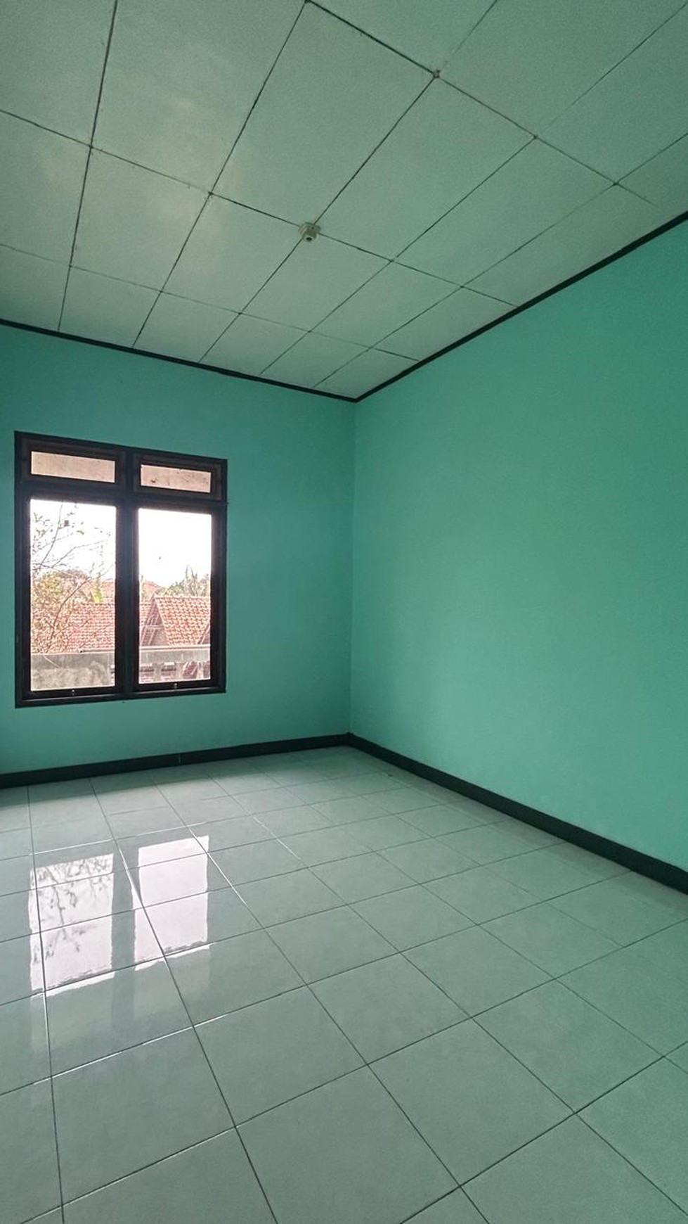 Rumah Tinggal 5 Kamar Lokasi Dekat Alun2 Kutoarjo 