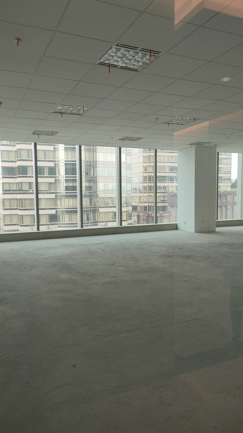 Office space Lippo Thamrin, 162m2, terletak di sebrang gedung Sinar Mas, hanya 5 menit berjalan kaki menuju Bundaran HI, Murah,