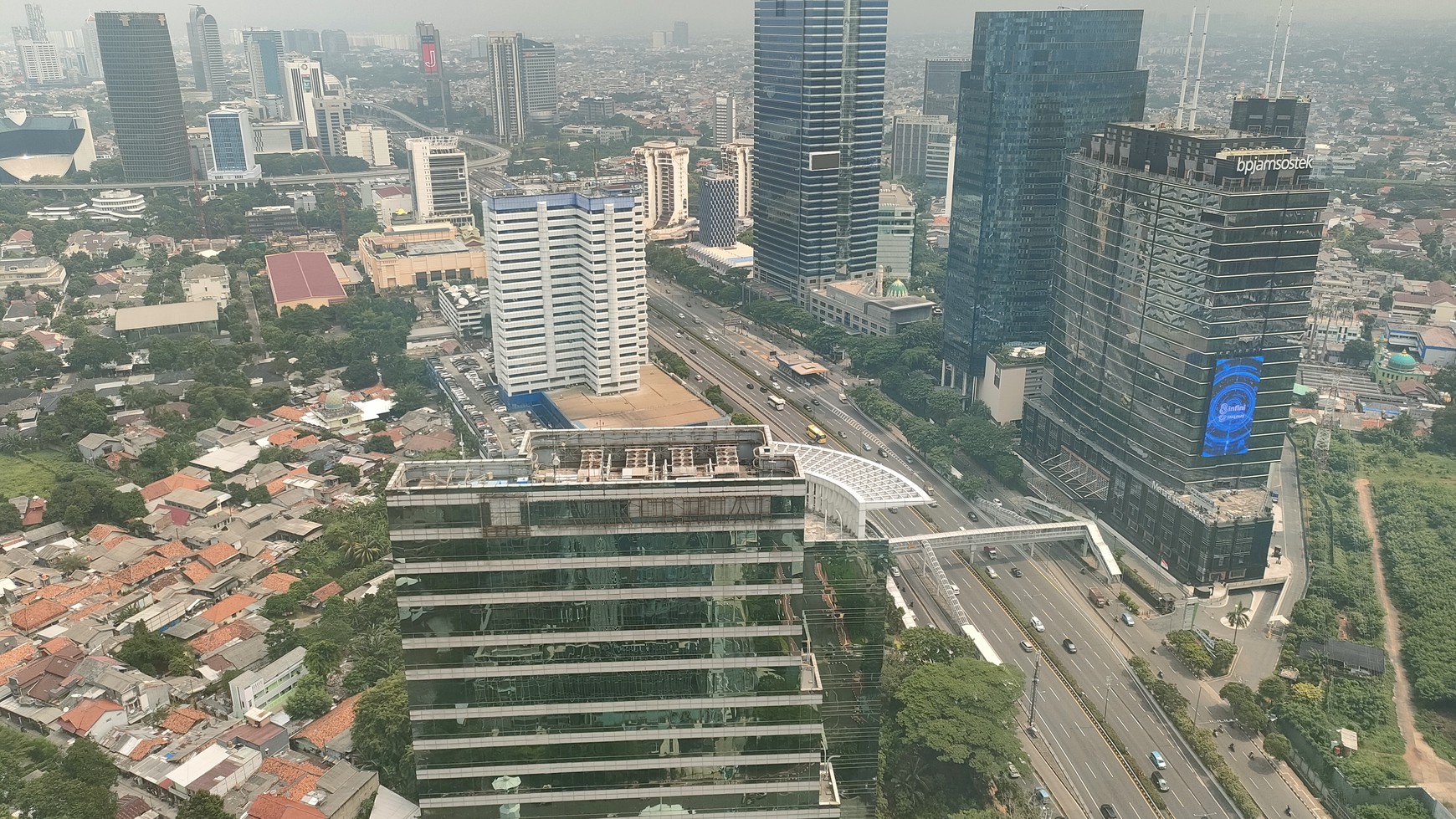 Centennial Tower Gatot Subroto, 500m2, bare condition, corner  unit view Four Season Hotel Gatot Subroto, good price