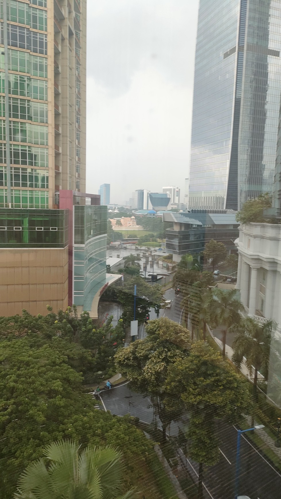 Kantor Plaza Mutiara Mega Kuningan, 244 m2, furnished, banyak sekat, cocok untuk coworking space