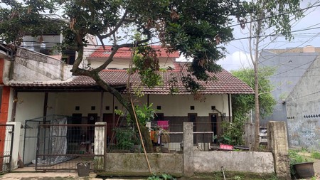 Rumah Hook Lokasi Strategis dan Dalam Perumahan @Ciputat