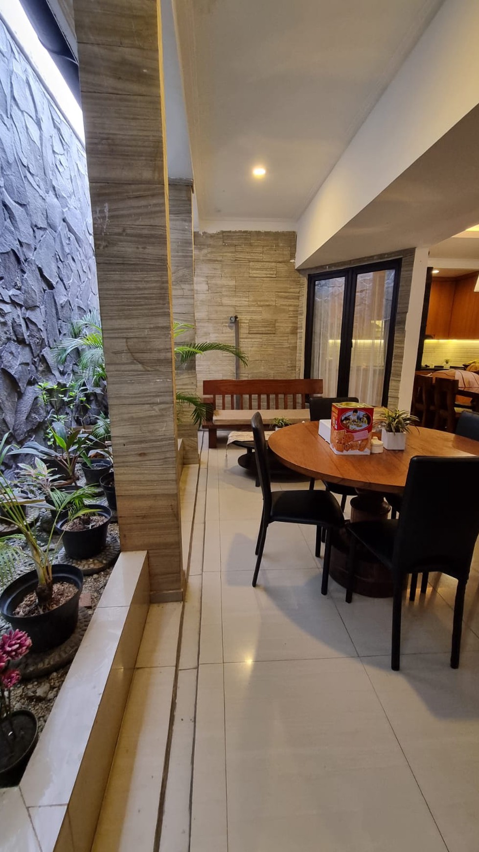 Rumah Hook Cantik Terawat Kondisi Siap Huni dan Asri @Bintaro Sektor 9