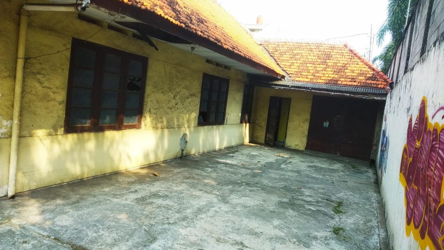 For Sale Tempat Usaha( ex Restaurant)