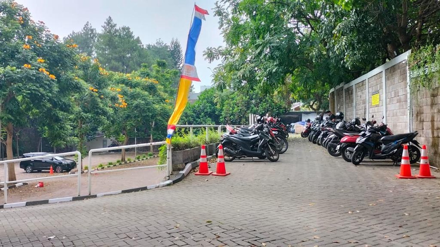 Ruang Usaha & Tanah Kosong Luas di Sayap Sukajadi & Surya Sumantri Kec Sukasari Bandung