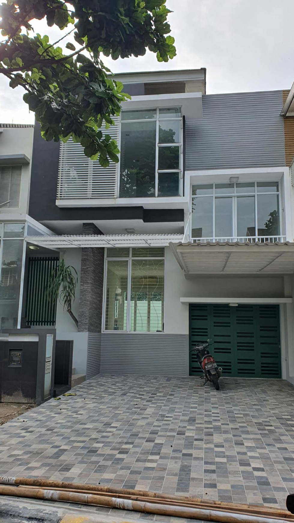 Rumah Bagus 2 Lantai Di Kebayoran Residence Bintaro Jaya Tang Sel