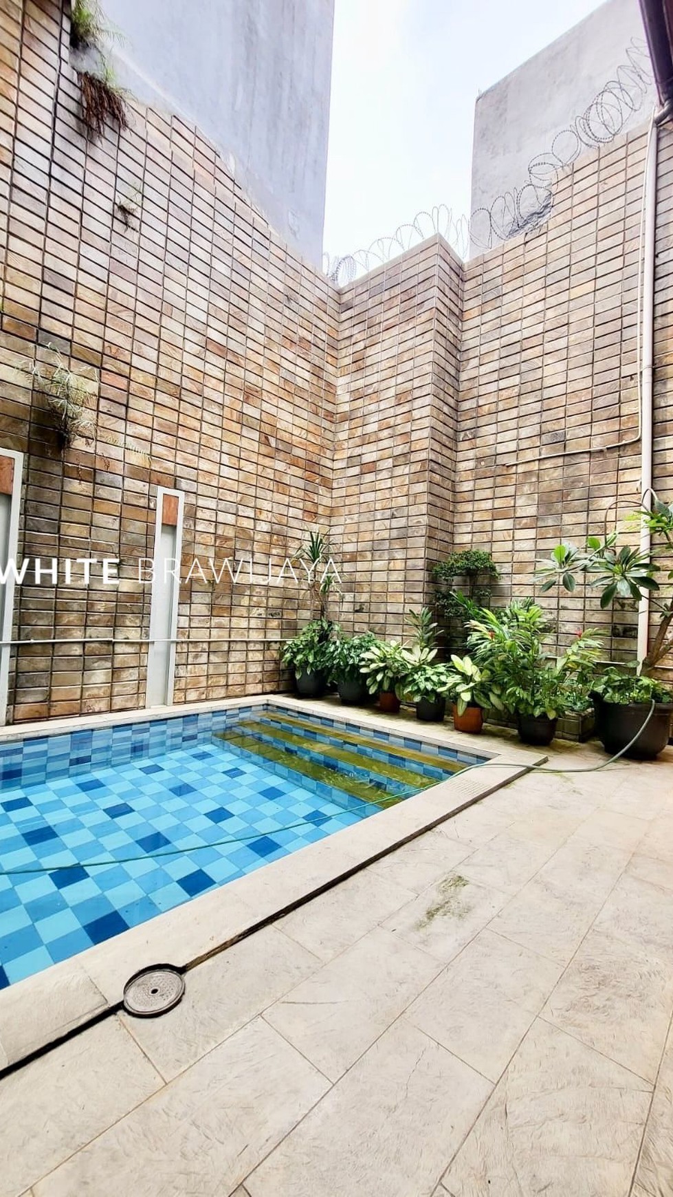 Rumah Hitung Tanah Area Cipete