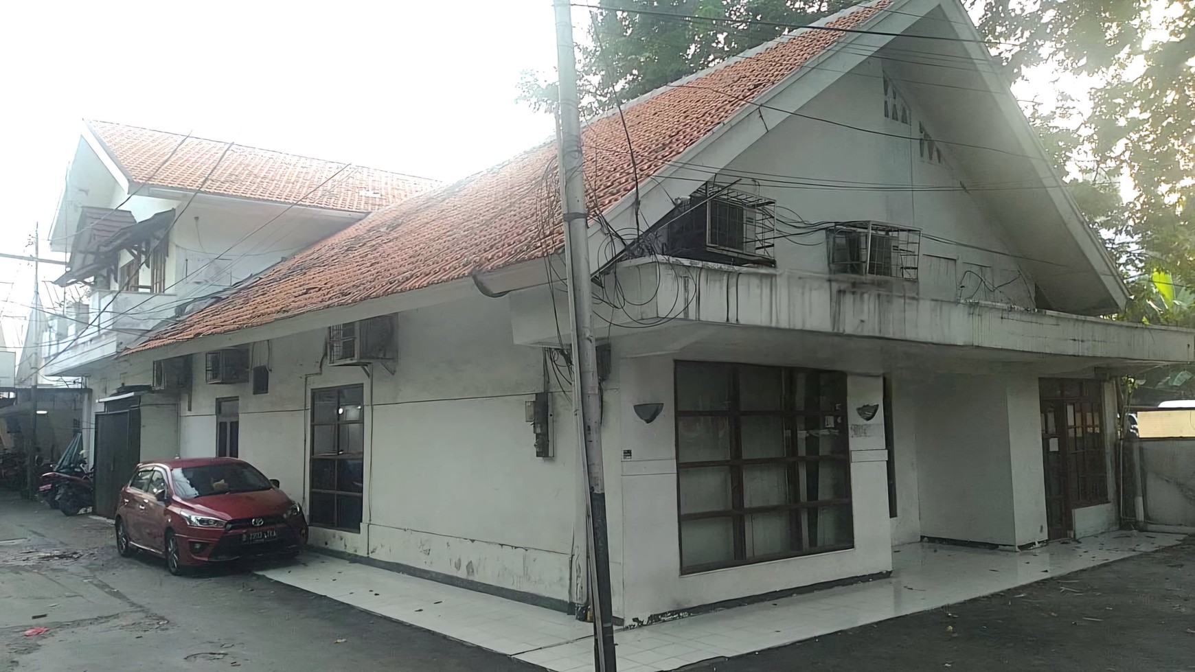 DIJUAL  RUMAH MURAH di  Area strategis JAKARTA PUSAT, bisa untuk Kantor/Usaha