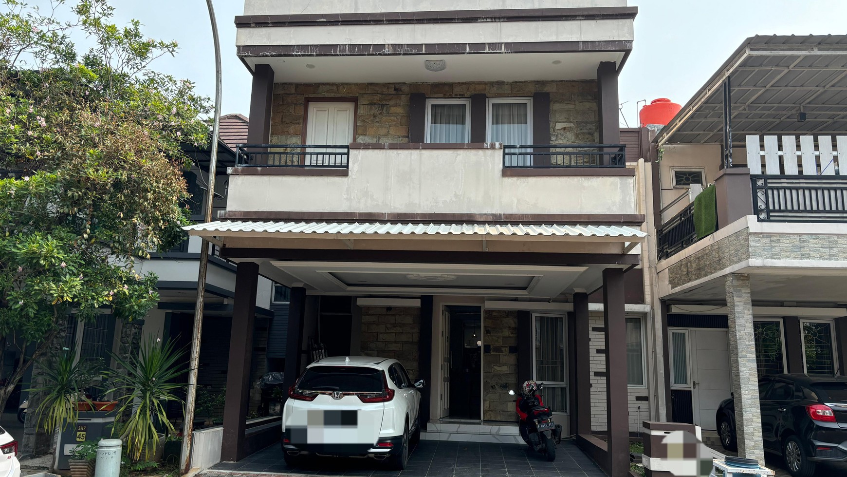 Rumah Cantik Furnished di Kota Wisata