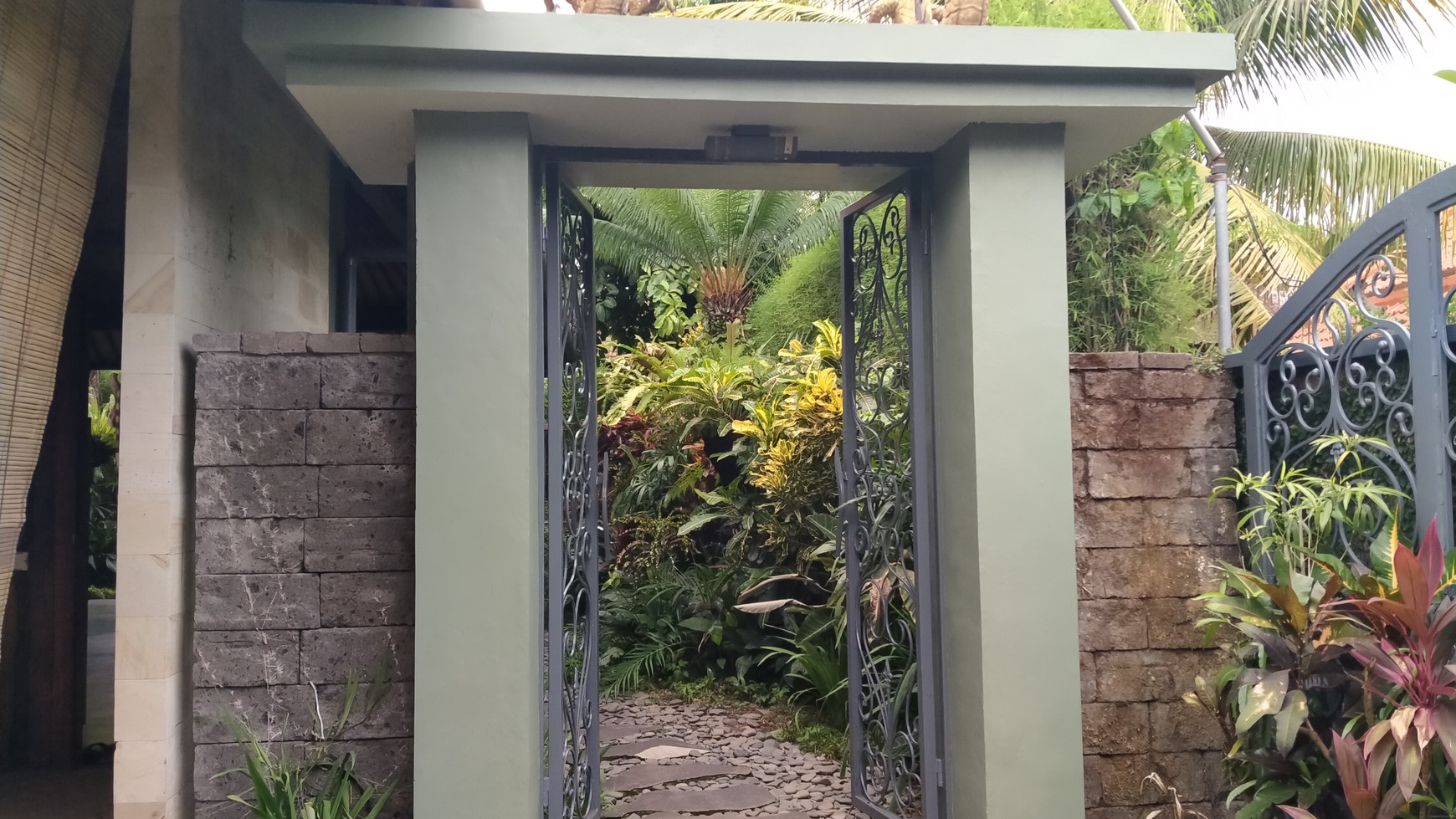 2 Bedroom Villa for Monthly Rent with Lush Green Views - 10 Minutes from Ubud Center