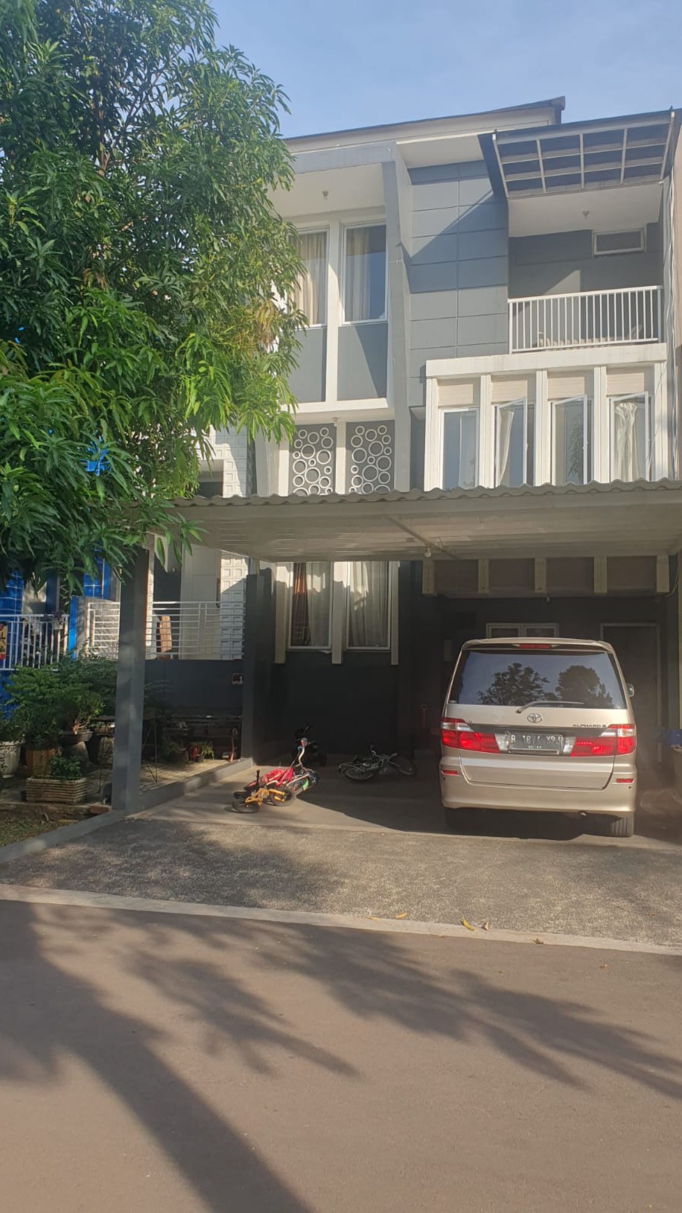 dijual rumah cantik dan asri dalam  cluster mewah di Grand Wisata