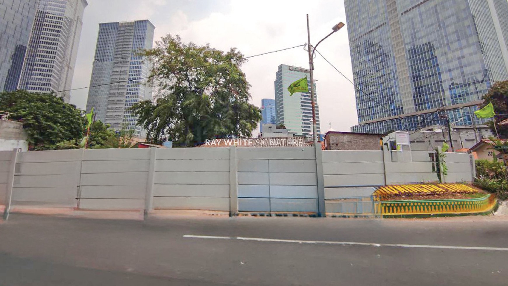 Dijual Tanah Guru Mughni  Lokasi Premium di Hoek  Dekat Mega Kuningan 