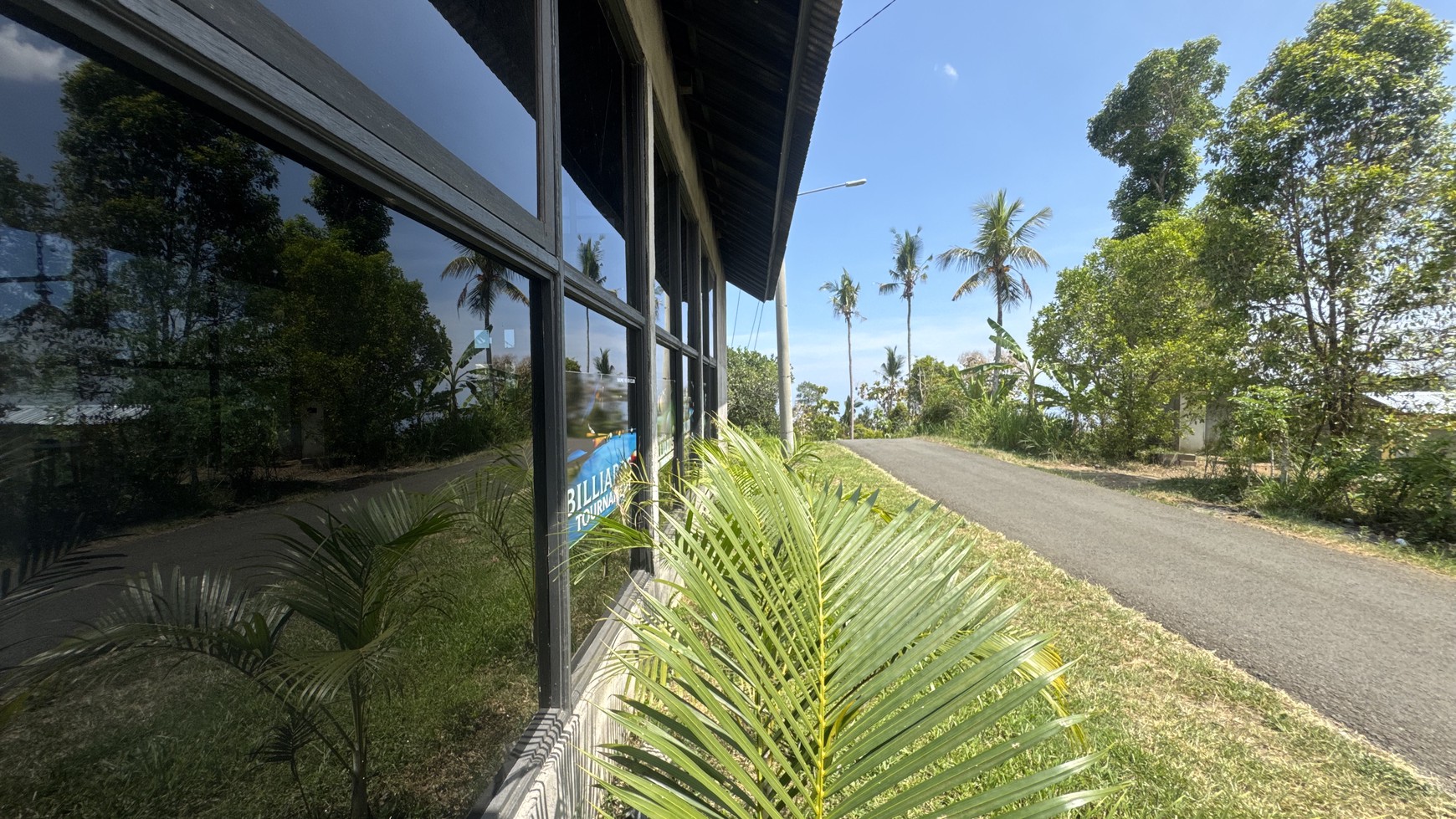 BAR & CAFE WITH BILLIARD, SEA VIEW, AND GREAT BUSINESS POTENTIAL!