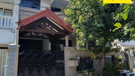 Dijual Rumah 2 lantai di Menanggal Indah Gayungan Surabaya