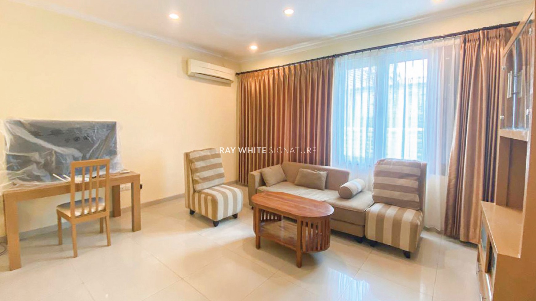 Sewa Rumah Layak Huni di Jl. Denpasar Barat Semi Furnished