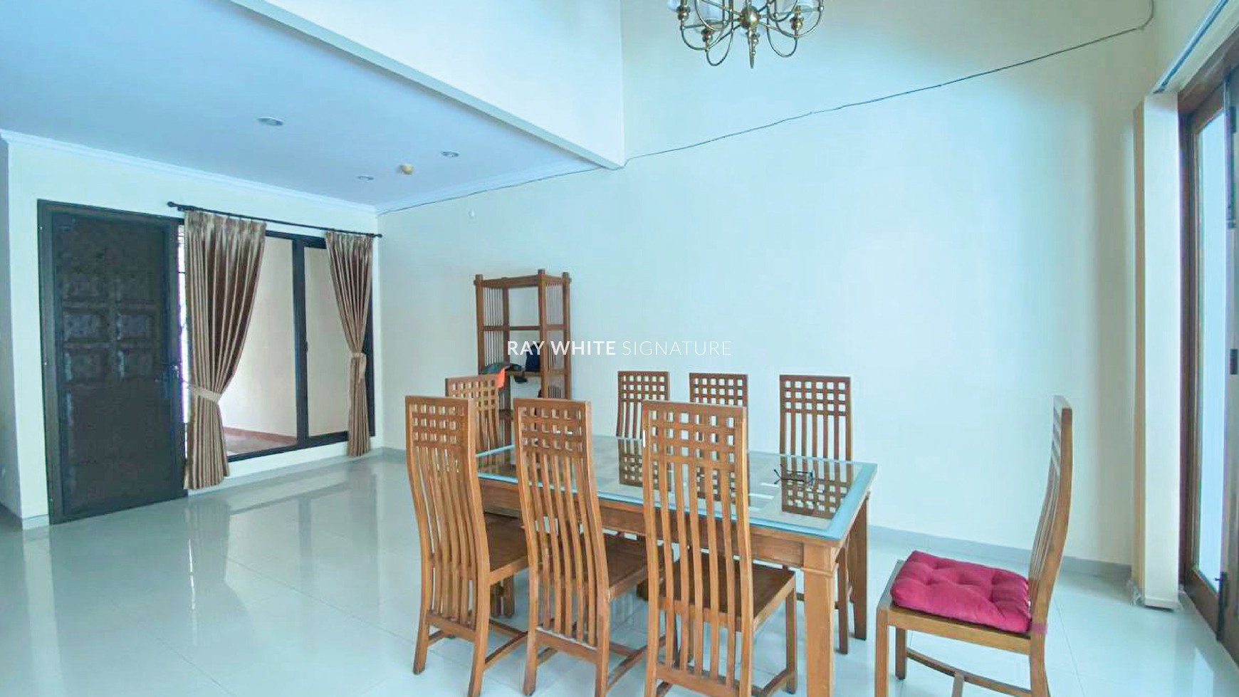 Sewa Rumah Layak Huni di Jl. Denpasar Barat Semi Furnished