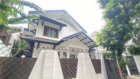 Sewa Rumah Layak Huni di Jl. Denpasar Barat Semi Furnished