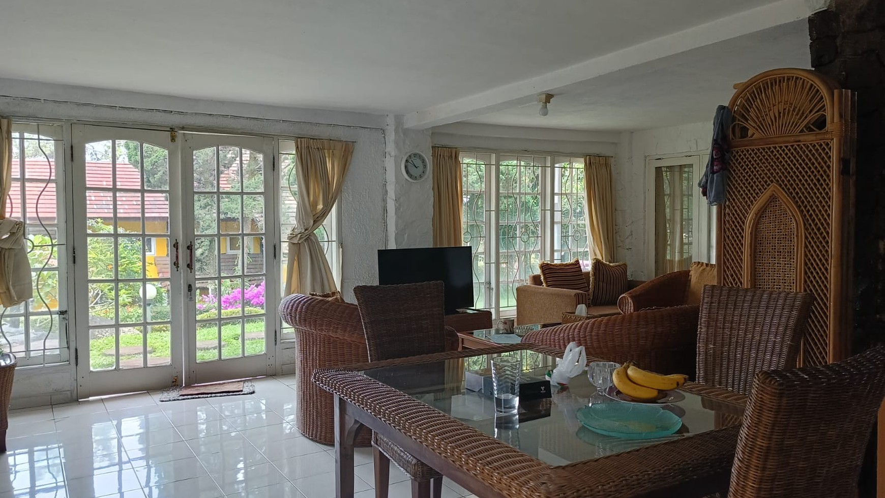 Villa Bagus Semi Furnished di Villa Istana Bunga