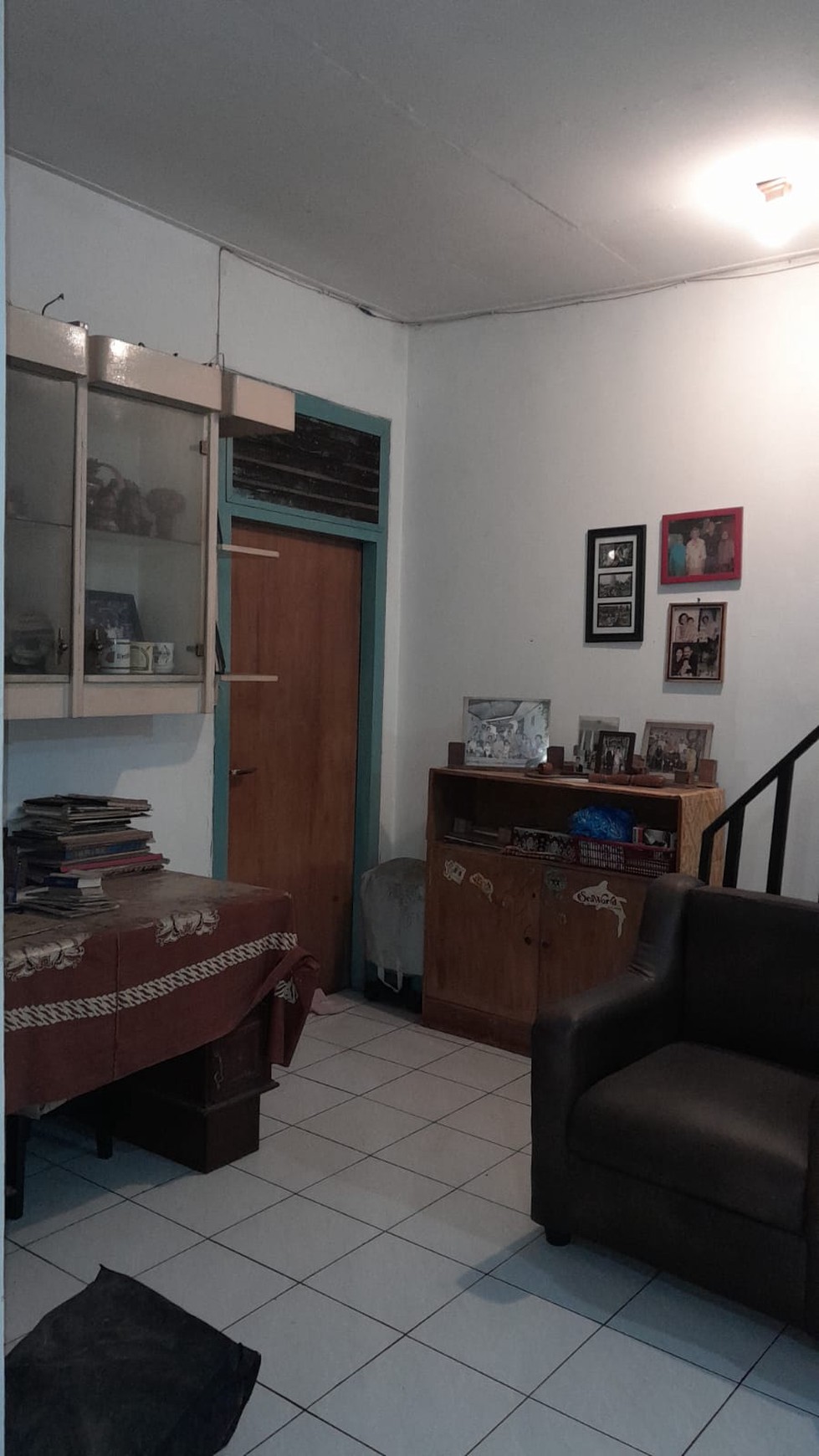 Dijual 1 unit Rumah Lama 2 Tingkat di Kemandoran, Kebayoran Lama Jakarta Selatan