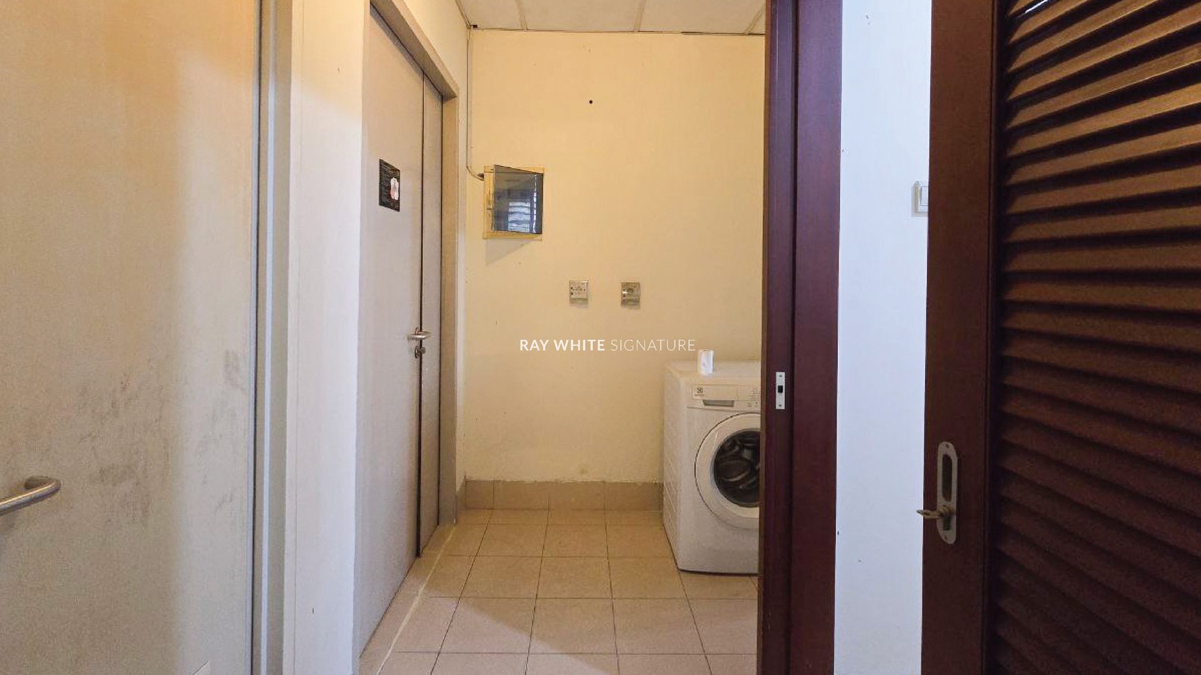 Unit di Apartemen The Capital Residence private lift