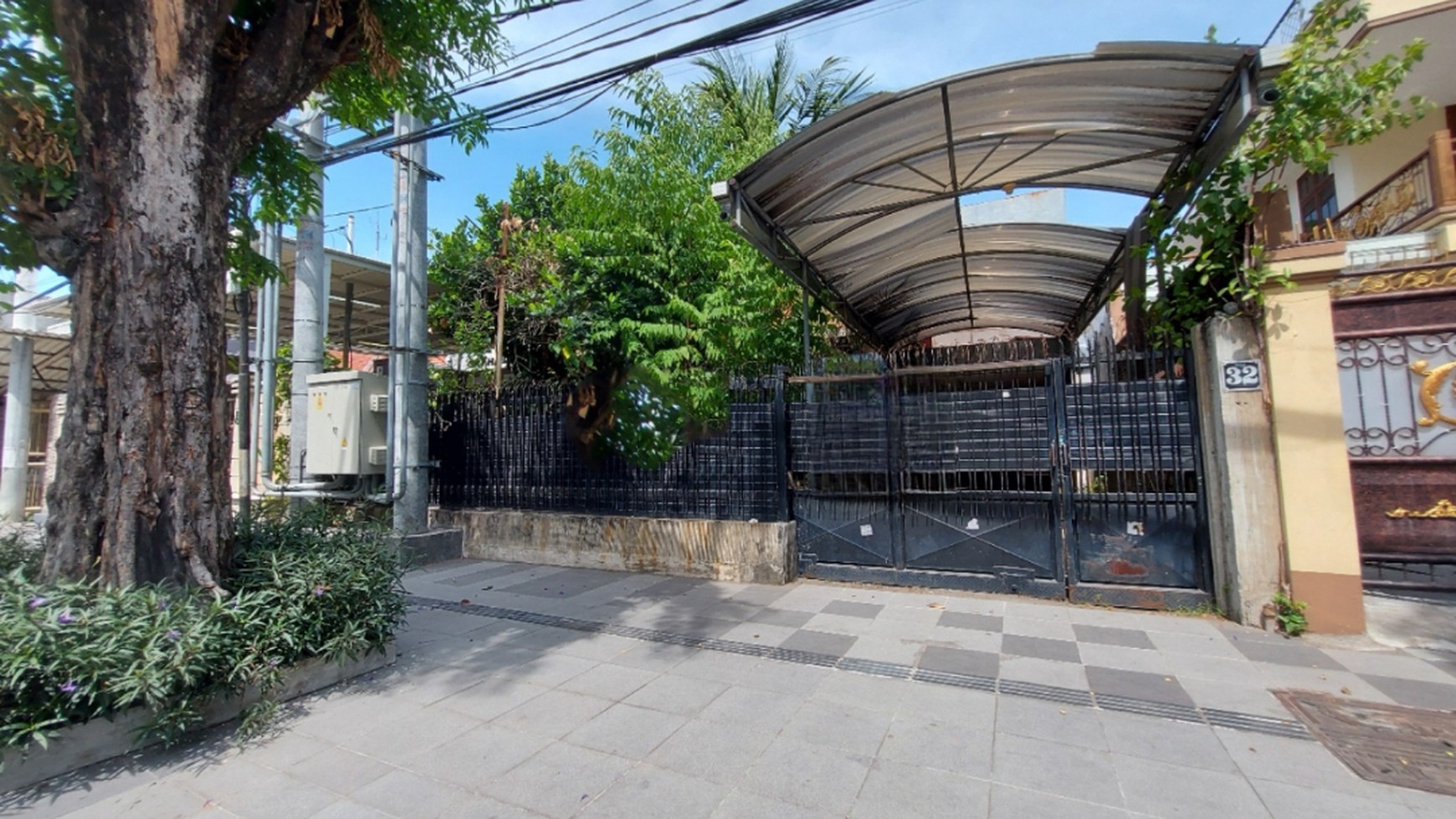 Dijual Rumah Hitung Tanah Tengah Kota Lokasi Strategis cocok Buat Resto Cafe Kantor 