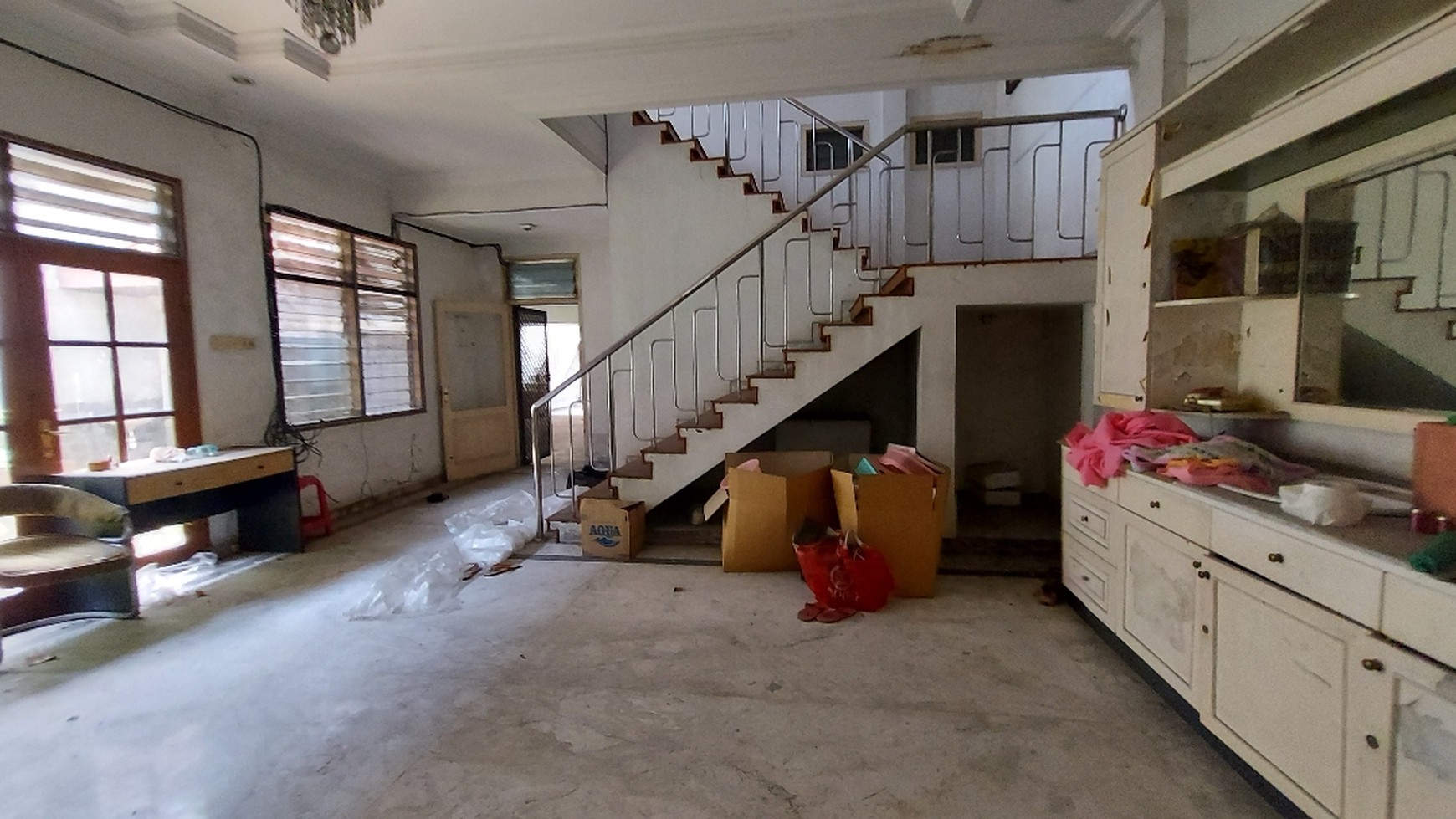 Dijual Rumah Hitung Tanah Tengah Kota Lokasi Strategis cocok Buat Resto Cafe Kantor 