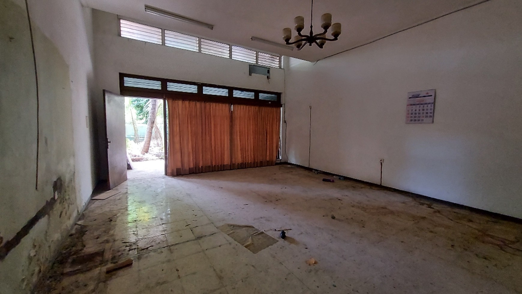 Dijual Rumah Hitung Tanah Tengah Kota Lokasi Strategis cocok Buat Resto Cafe Kantor 