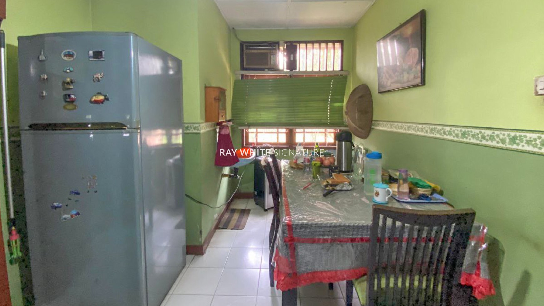 Rumah Lama Terawat di Komplek Arco Jl Jambu