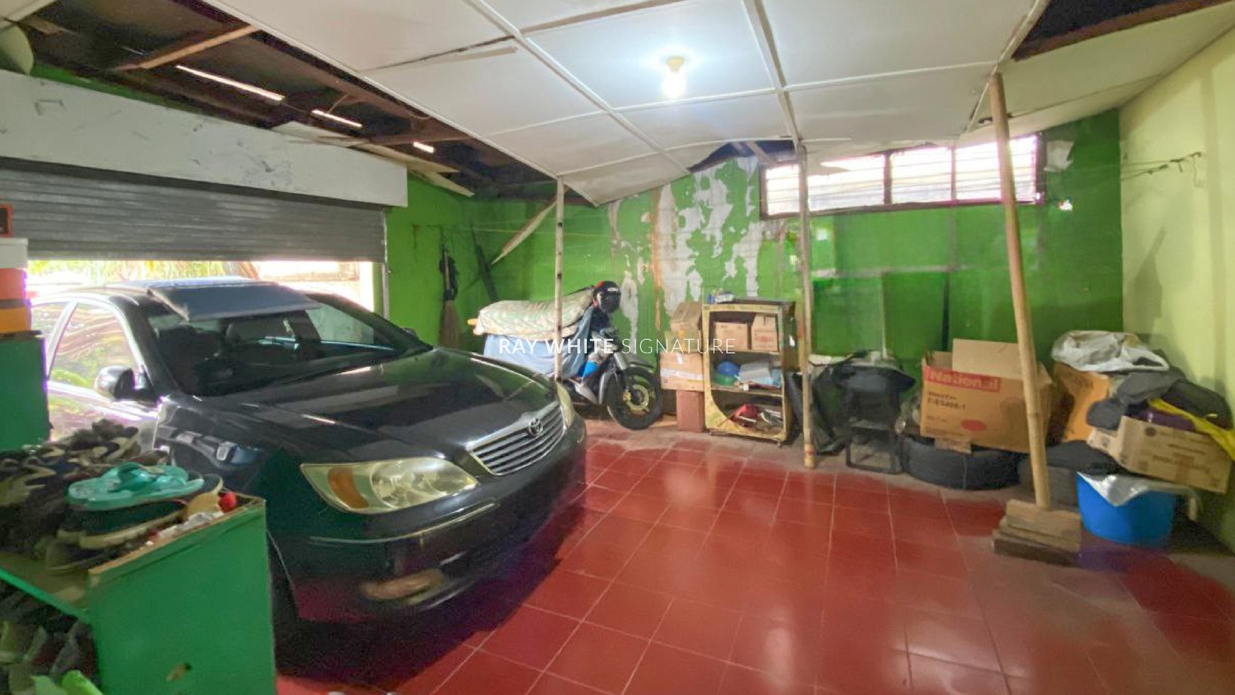 Rumah Lama Terawat di Komplek Arco Jl Jambu