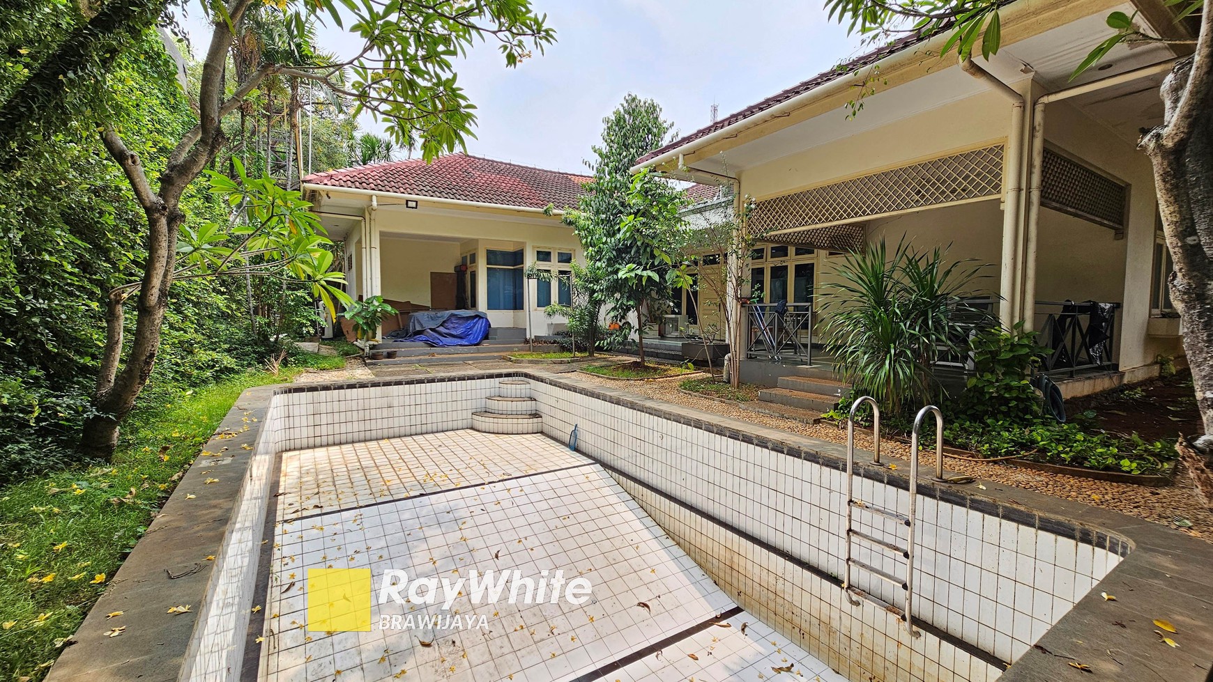 Rumah Hitung Tanah Area Cipete