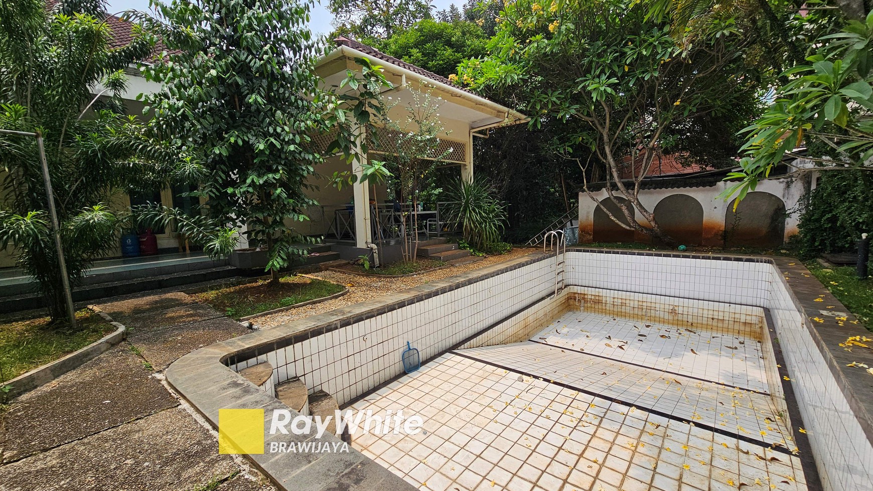 Rumah Hitung Tanah Area Cipete