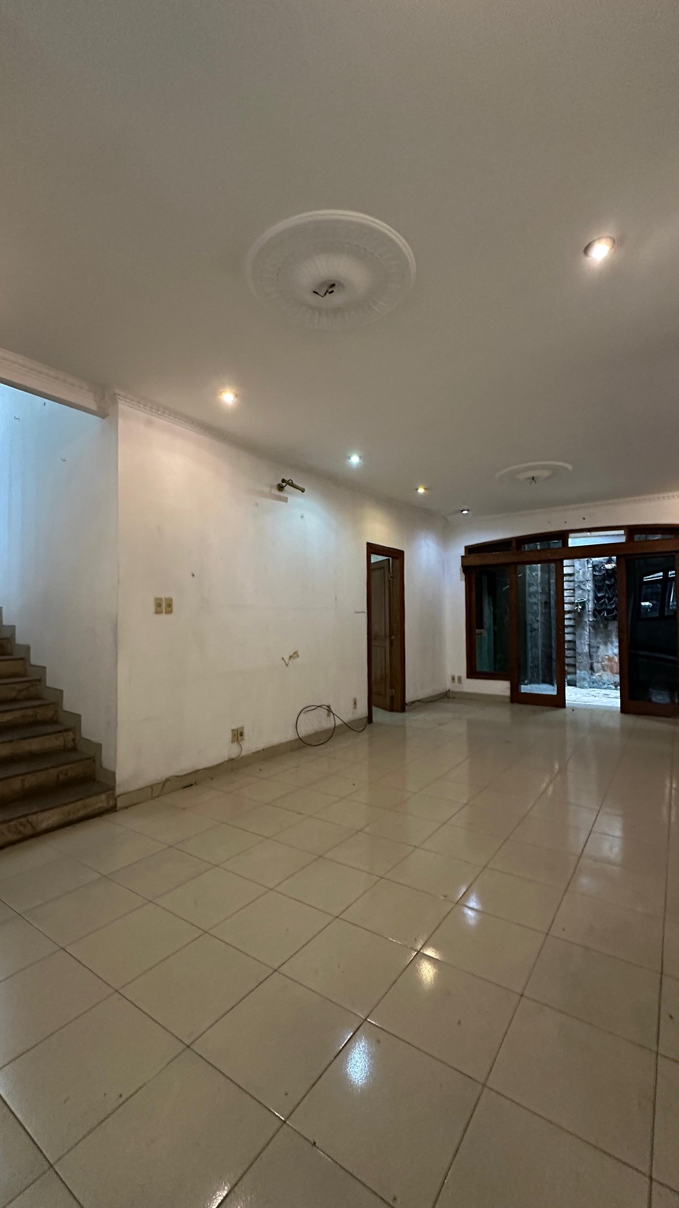 Dijual rumah di Jl Grinting - Blok A - Kebayoran Baru- Jakarta Selatan