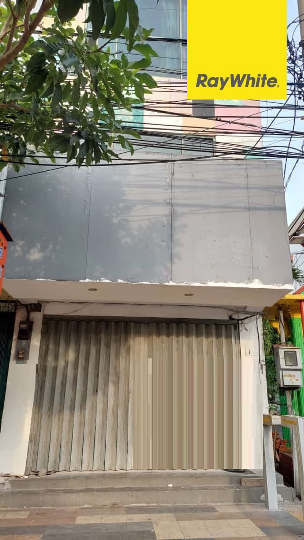 Dijual Ruko Strategis Area Komersial di Jl Dharmawangsa Surabaya