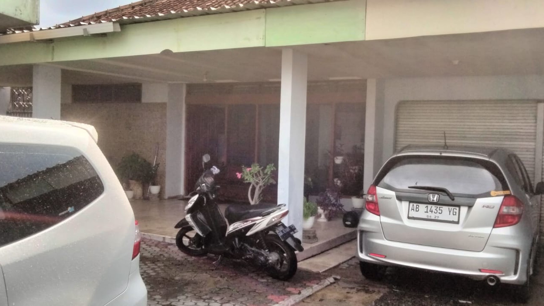 Rumah Tinggal 6 Kamar Lokasi Strategis di Jl Arteri Maguwoharjo Depok Sleman 