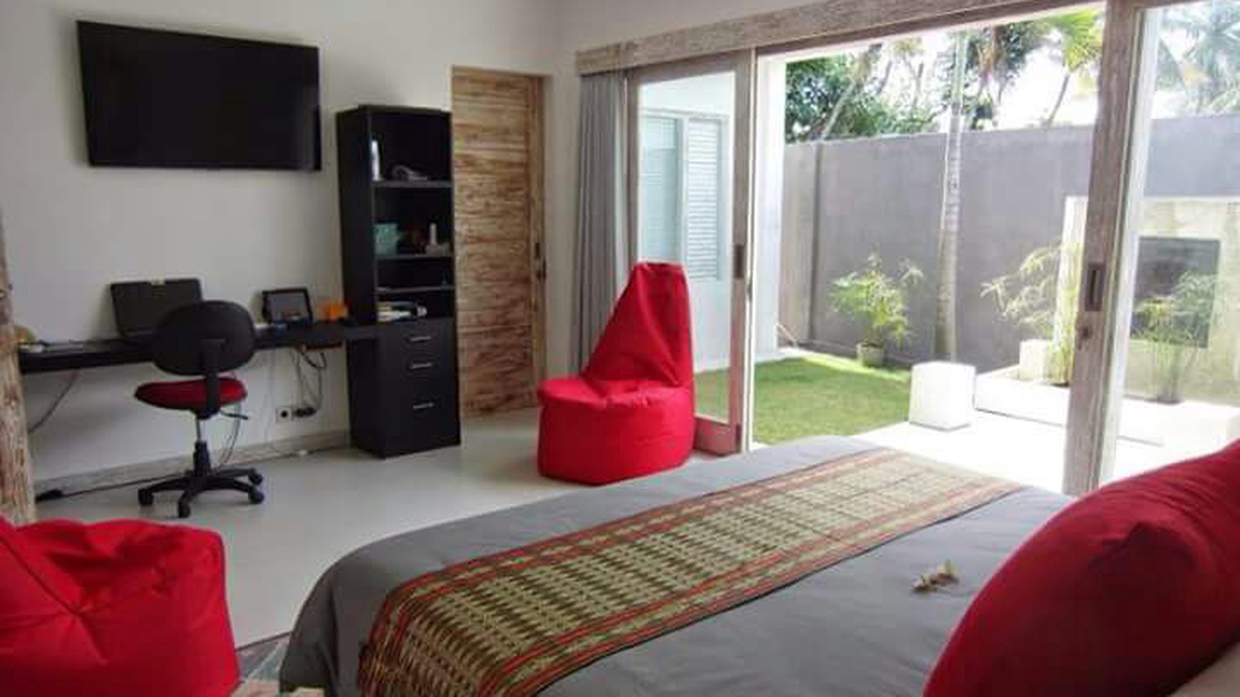 Villa Freehold 3 Bedrooms In Pantai Nyanyi