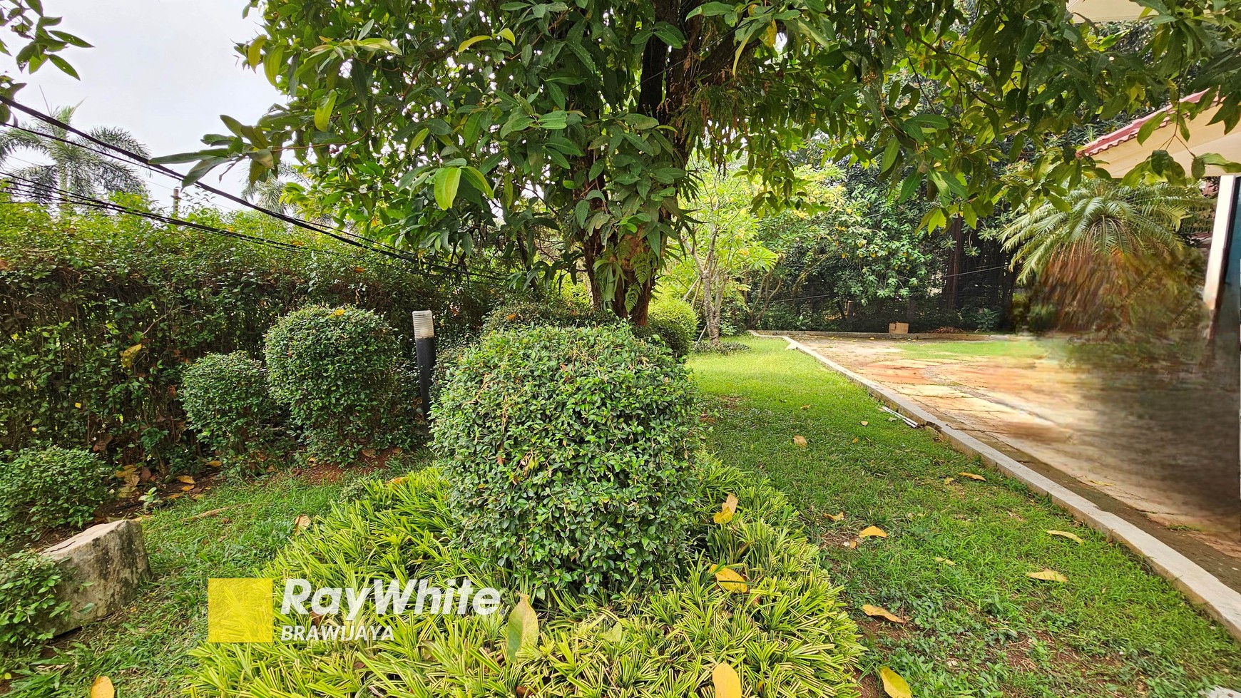 Rumah di Puri Sakti, Cipete, Jaksel, Di hook, Dekat Kemang dan Antasari