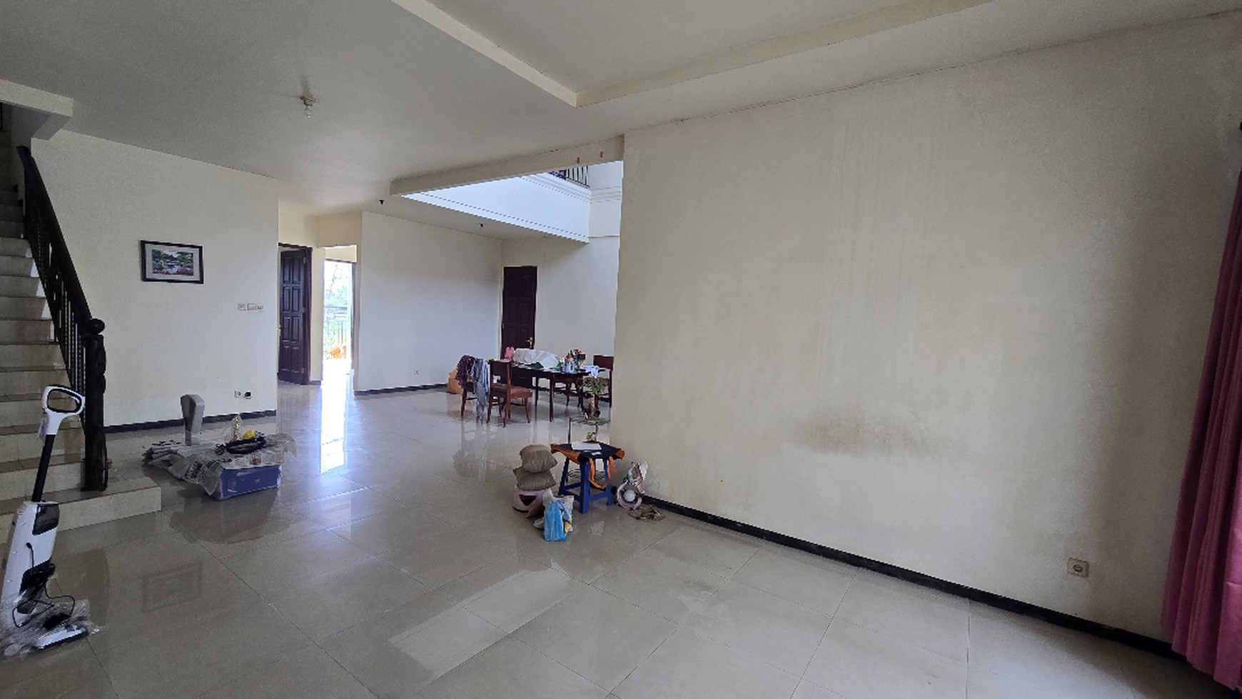 Dijual Rumah Vila Galaxy