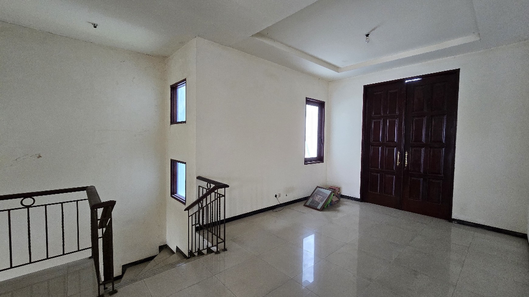 Dijual Rumah Vila Galaxy