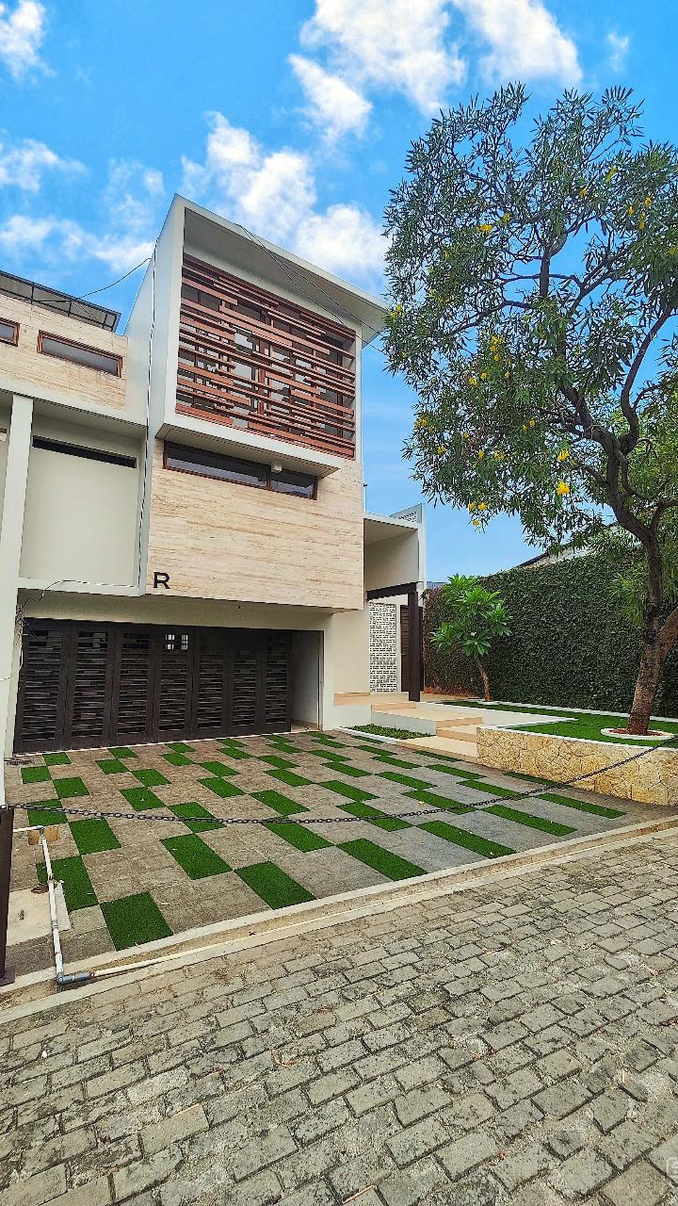 Rumah Hitung Tanah Area Cipete