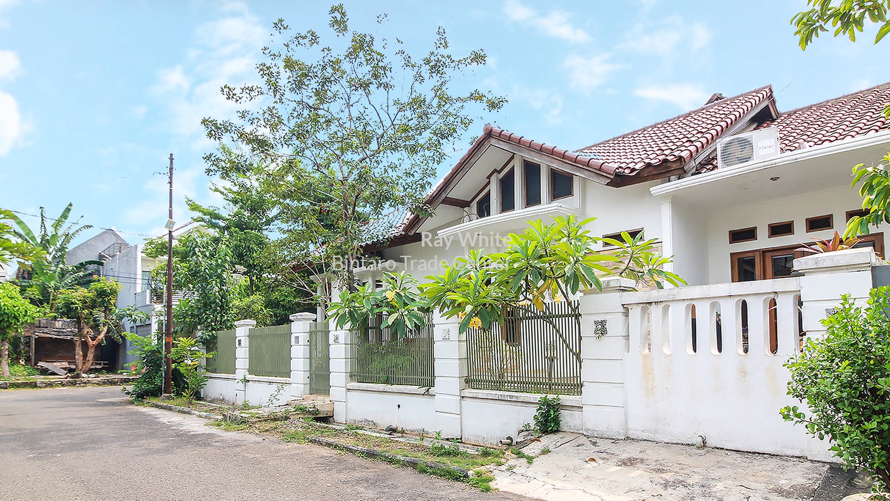 Rumah Siap Huni, HOOK, Asri, dan Lokasi Strategis @Bumi Bintaro Permai, Pesanggrahan