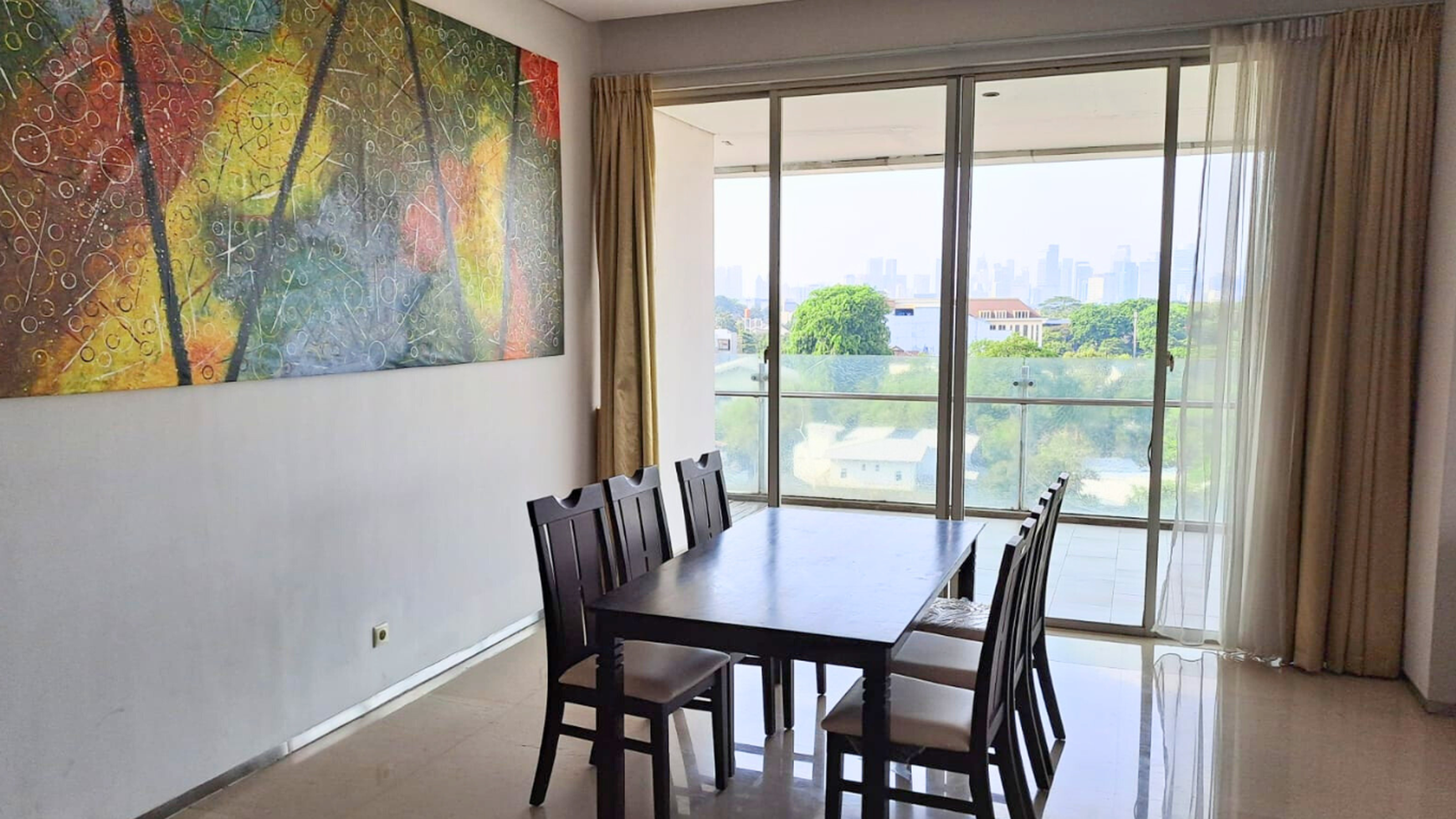 Apartemen 1 lantai Private Lift Sendiri Di Mampang Prapatan, Jakarta Selatan